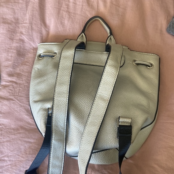 Topshop mini silver backpack - Picture 2 of 2